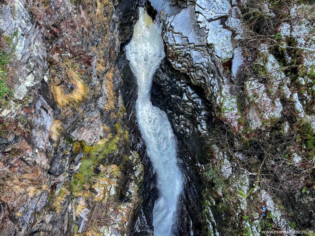 Roggie Falls si Corrieshalloch Gorge