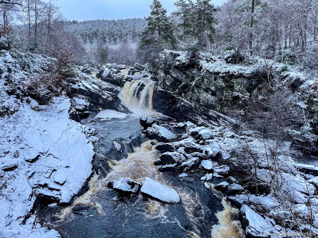 Roggie Falls si Corrieshalloch Gorge