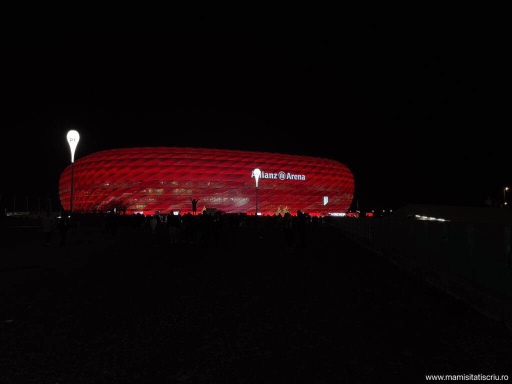 Allianz Arena - Bayern Munchen - Mami si Tati scriu